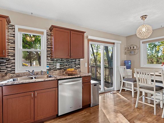 3rd image of 6012 Kalland Cir NE