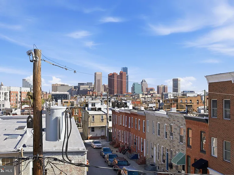 116 W Clement St — Photo 31