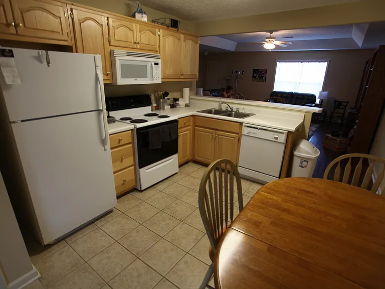 714 Yeager Ln — Photo 14