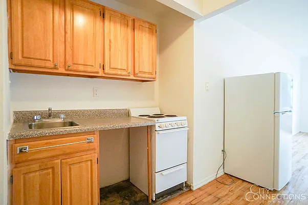 Rented by City Connections Realty | media 3