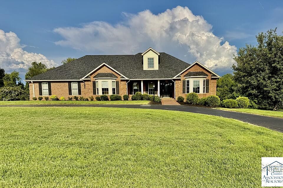 1st image of 220 Owsley Dr