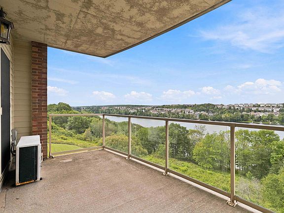 4th image of 77 Russell Lake Dr #406