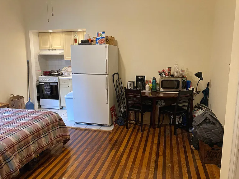 2114 Walnut St #1M — Photo 3