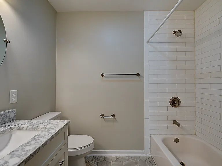 2221 Bellefontaine St — Photo 17