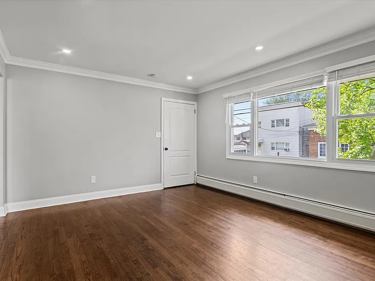 130 Gaston Ave #1 — Photo 6
