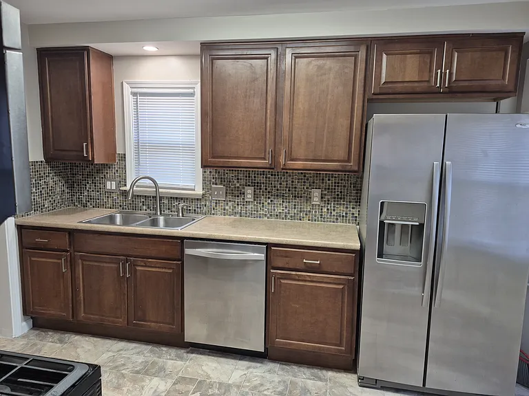 1069 Mulberry St — Photo 8