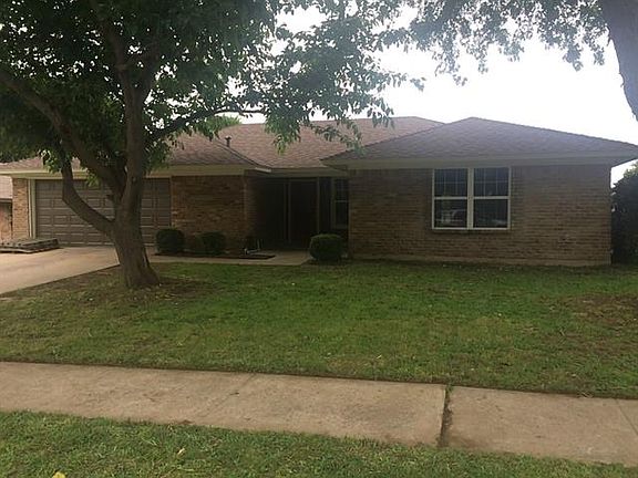 3rd image of 2733 Meadow Creek Dr