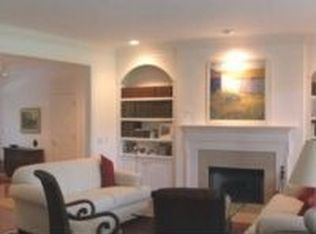 9 Springpine Ln, Savannah, GA 31411