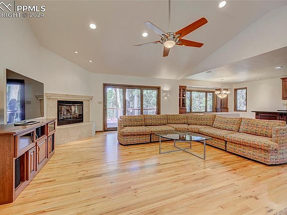 2nd image of 2455 Mountain Pine Ln