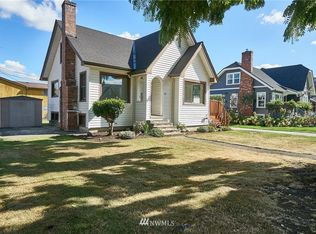 911 Lewis Ave, Sumner, WA 98390