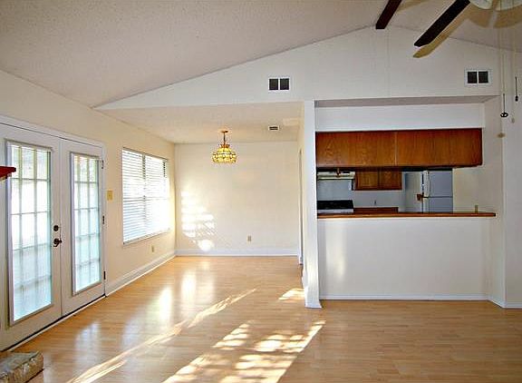 5th image of 402 Mountain Laurel Dr
