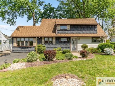 8 Farmbrook Dr, Old Bridge, NJ, 08857
