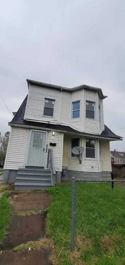 Charming 3-Bedroom Property in Prime Location — Photo 1