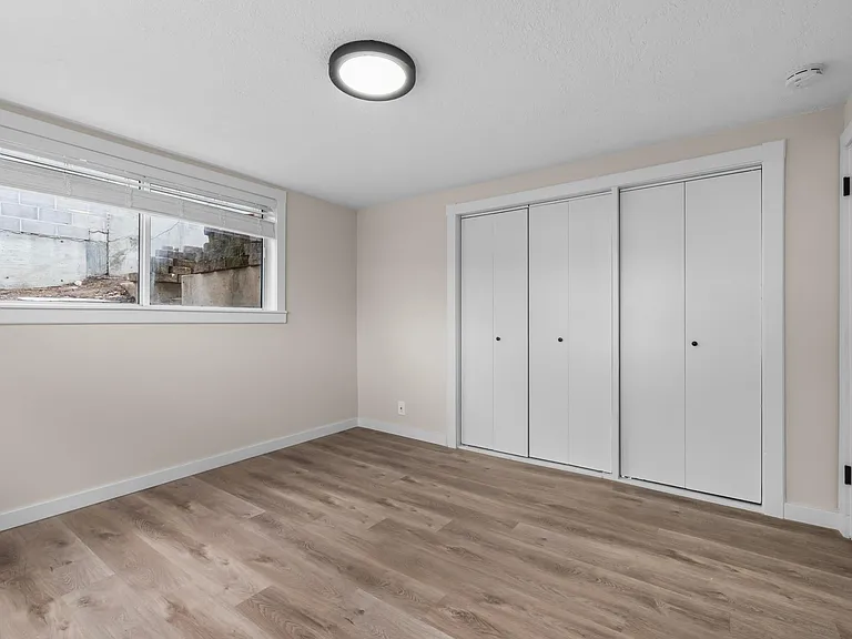 2177 E Castle Hill Ave — Photo 17
