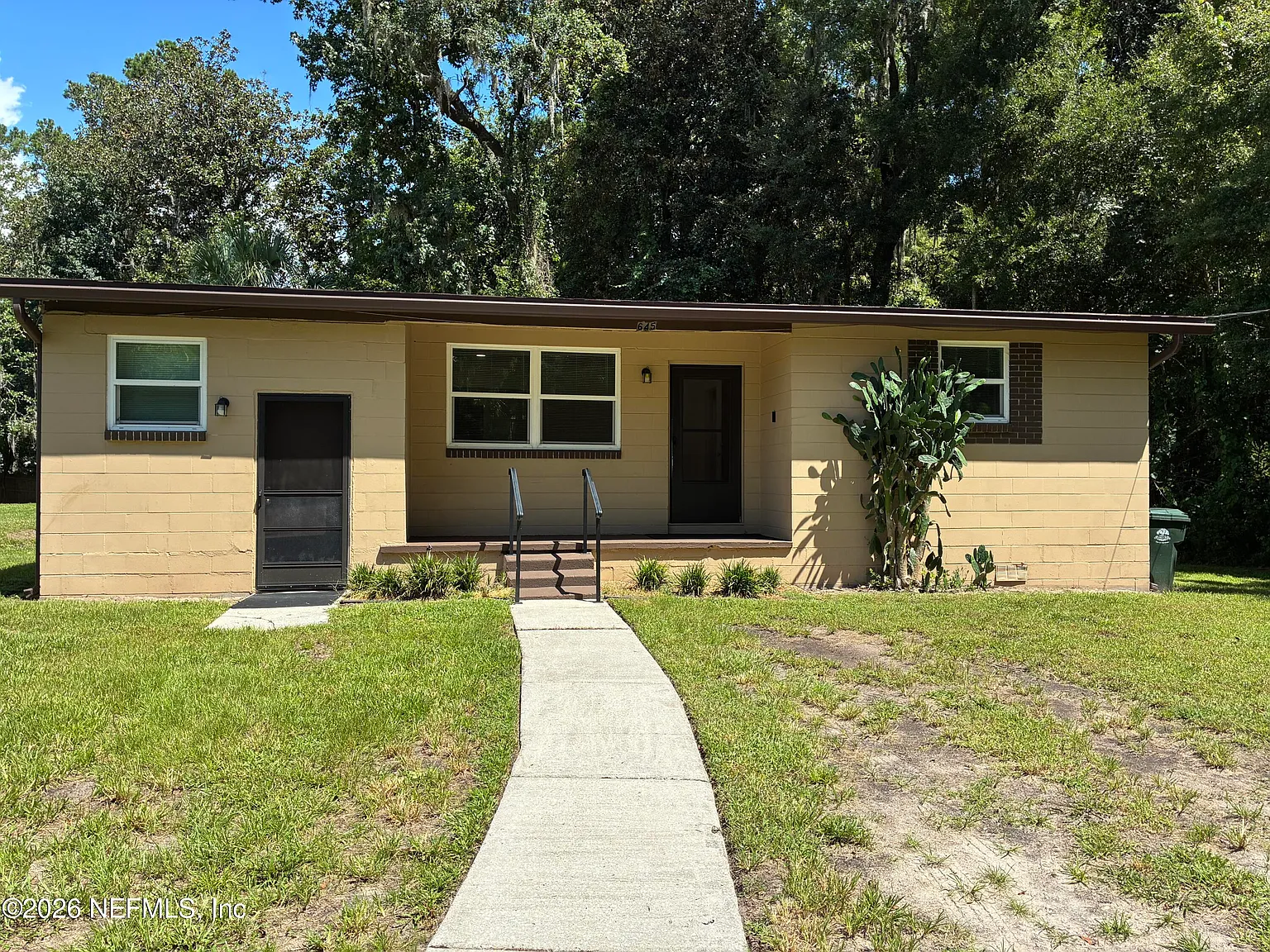 3 bed, 2.0 bath, 1092 sqft, $1,395 — Photo 2