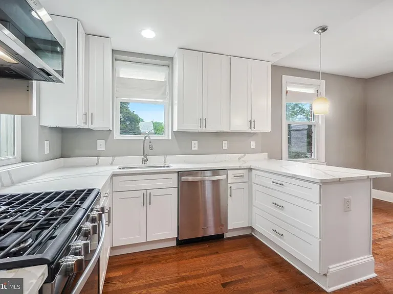 2615 Otis St NE — Photo 14