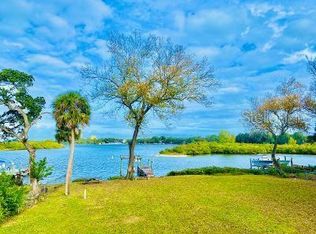 1430 Riverside Dr, Tarpon Springs, FL 34689