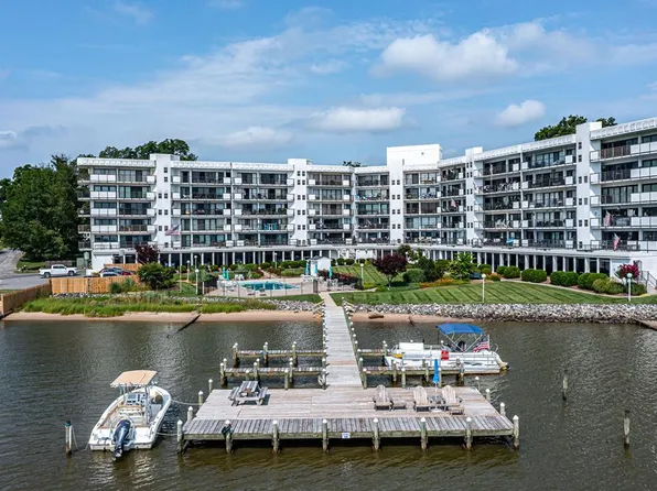 128 Prince St #110, Tappahannock, VA 22560