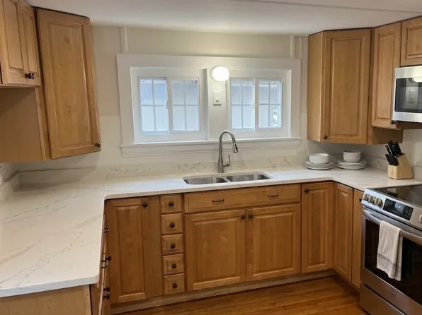 235 Main St #C, Durham, CT 06422