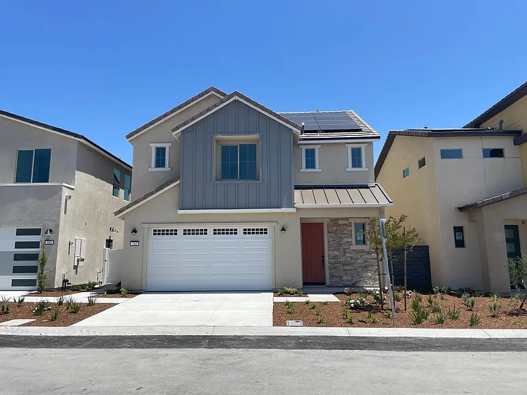742 Longhorn Way — Photo 1