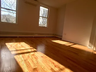 Rented by Northside Plaza Inc.