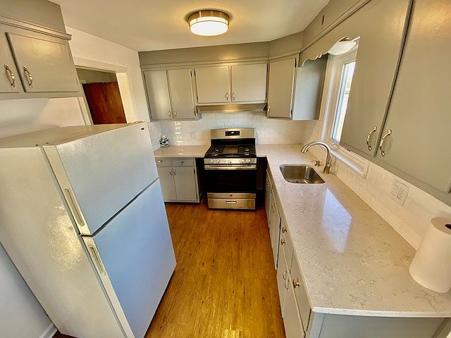 1st image of 1025 Louise Ave #2