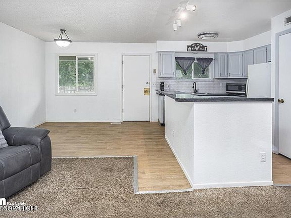 2nd image of 11507 Dawn St