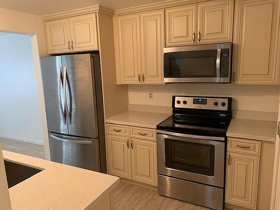 2nd image of 2708 Lincoln Way #B14