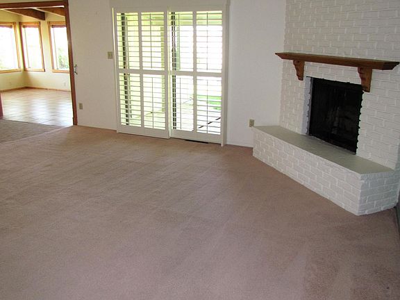 5th image of 3701 N Monterey Ave