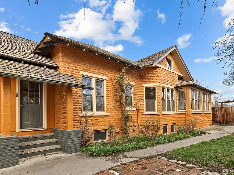 312 E Manitoba Ave — Photo 21