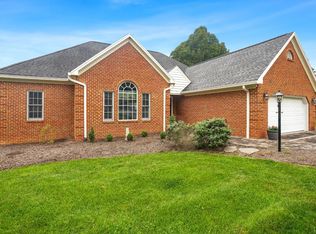 103 Meadowgate Dr, Forest, VA 24551