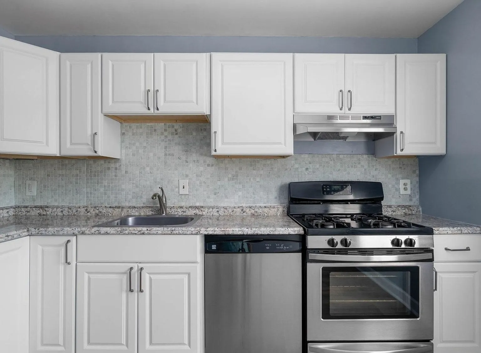 1 bed, 840 sqft, $2,190 — Photo 3