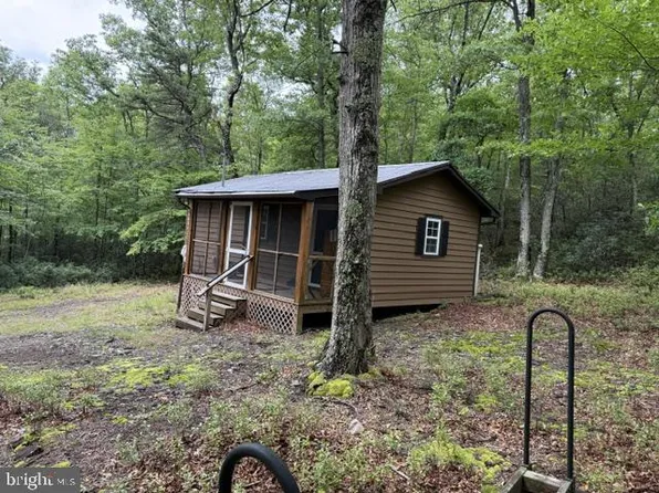 69 Sky Dr, Franklin, WV 26807