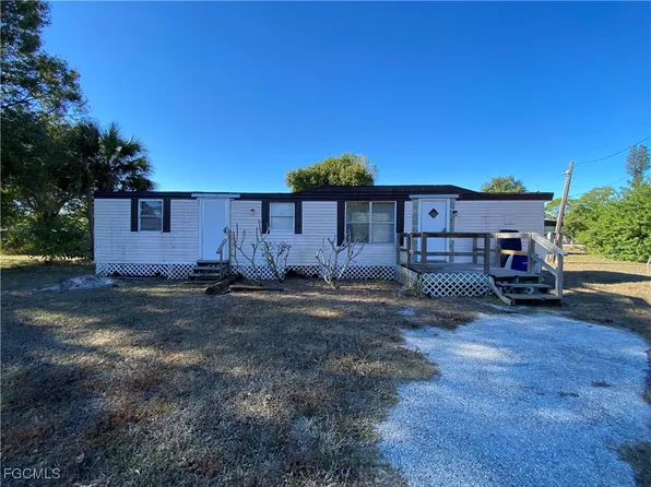 8043 McDaniel Dr, North Fort Myers, FL 33917