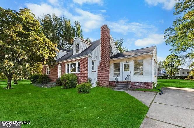 245 Paxson Ave — Photo 4