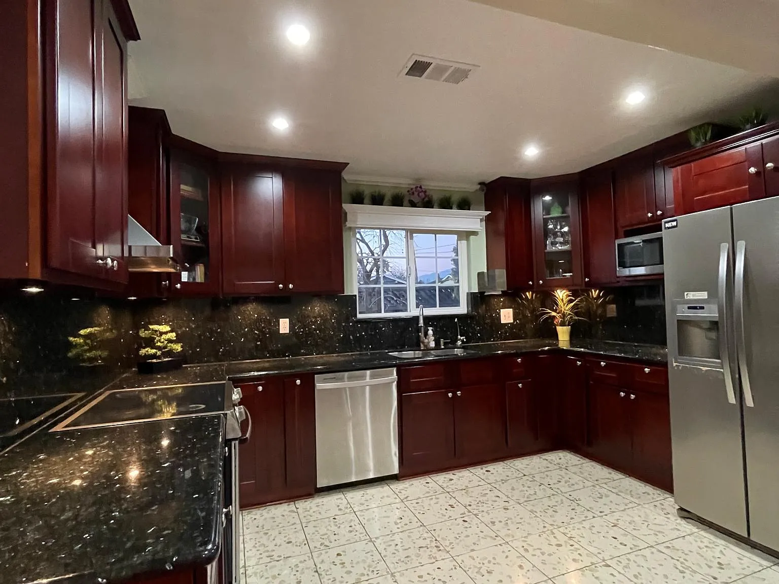 4 bed, 1477 sqft, $4,500 — Photo 4
