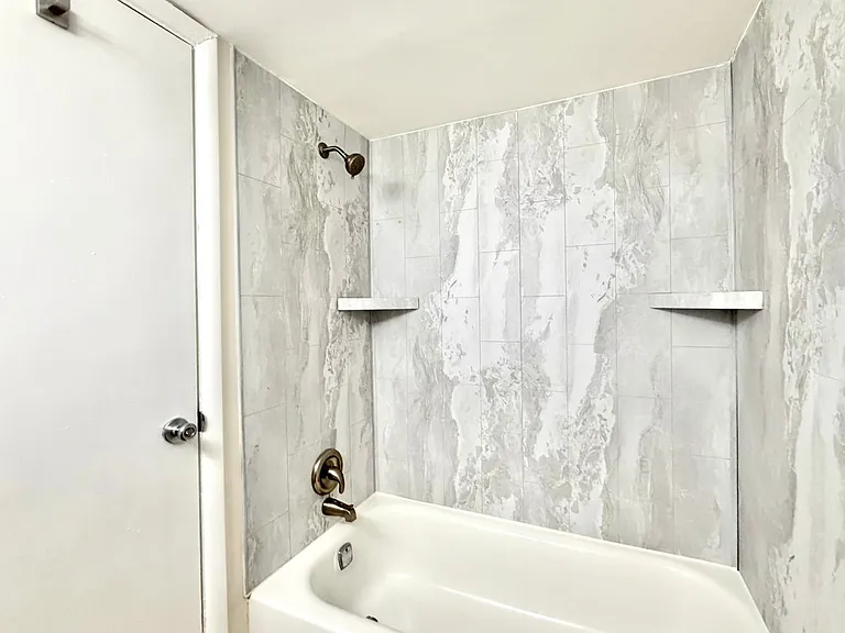 Sherwood Forest Apartments — Photo 18