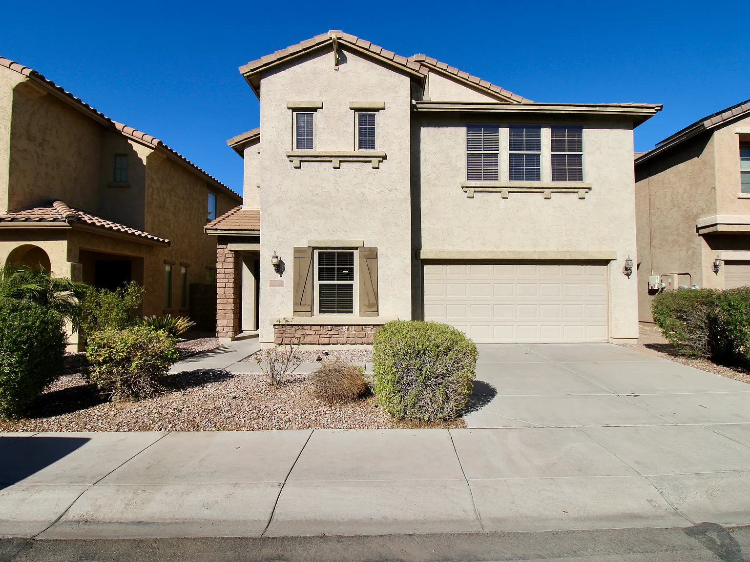 3 bed, 2094 sqft, $2,375 — Photo 3