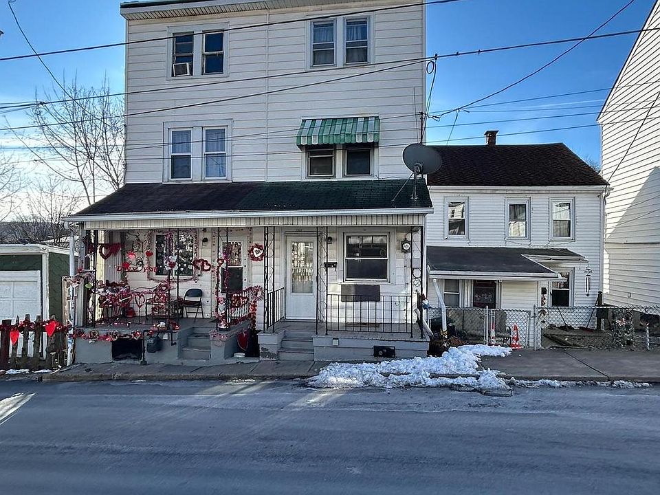 1st image of 1042 W Water St