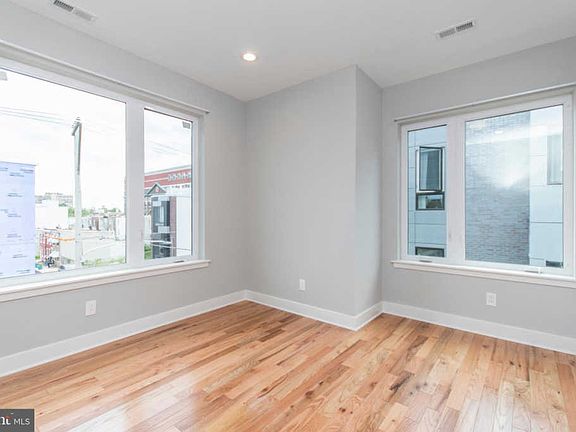 4th image of 1312 N 18 E