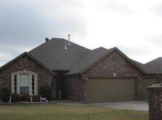 124 Stoneridge Ln, Midwest City, OK 73130