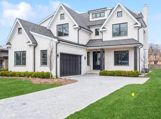 445 Sunset Dr, Wilmette, IL 60091