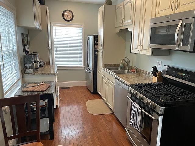 Fully furnished kitchen