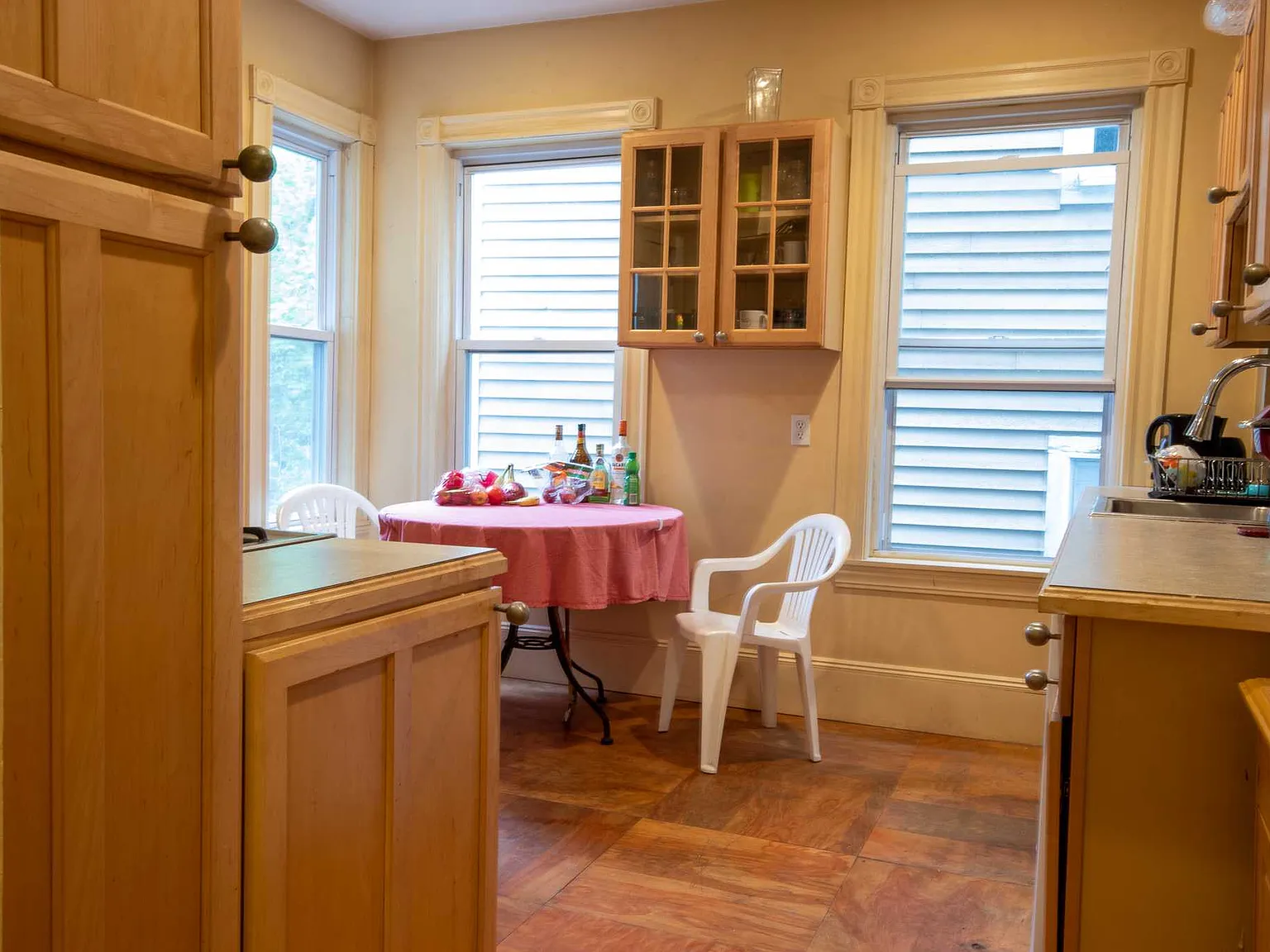 4 bed, $4,100 — Photo 3
