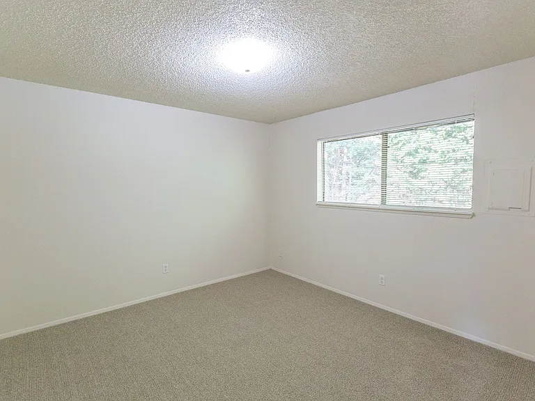 Cedars West Apartments — Photo 10