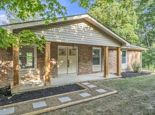 1017 Woodmont Dr, Dickson, TN 37055