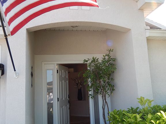 4th image of 469 Dahoon Holly Dr