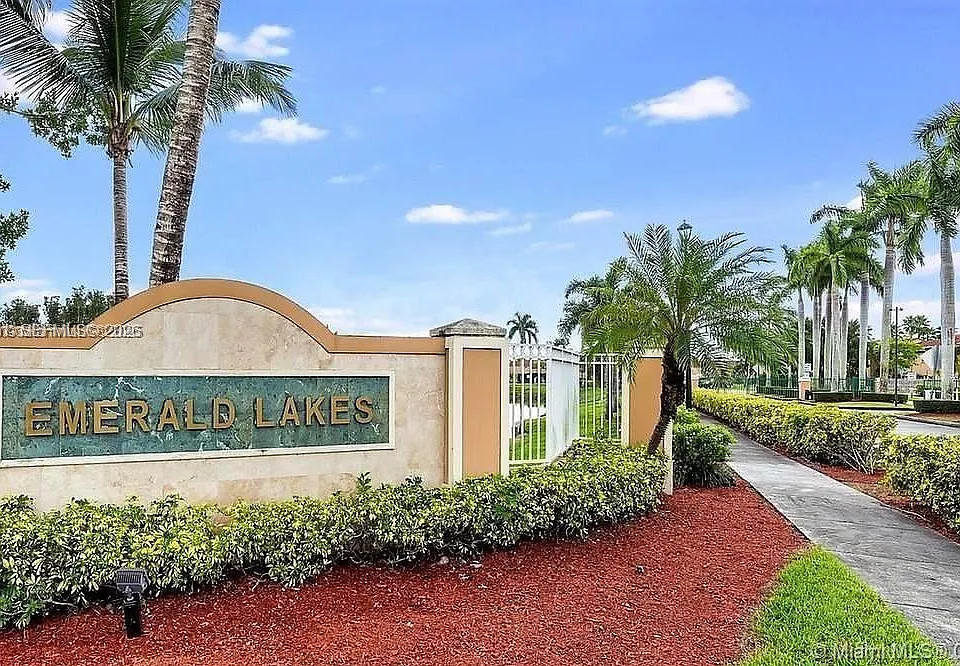 833 SW 148th Pl #833