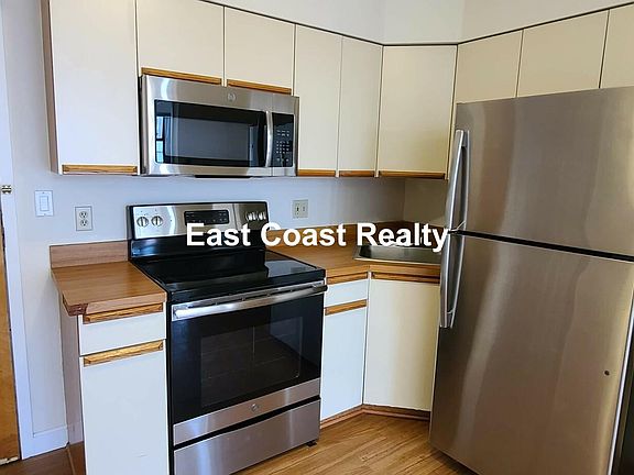 5th image of 80 Essex St #6