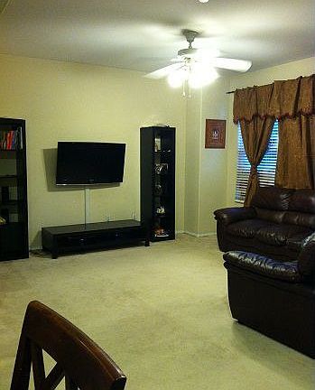 3rd image of 5330 Gillespie St